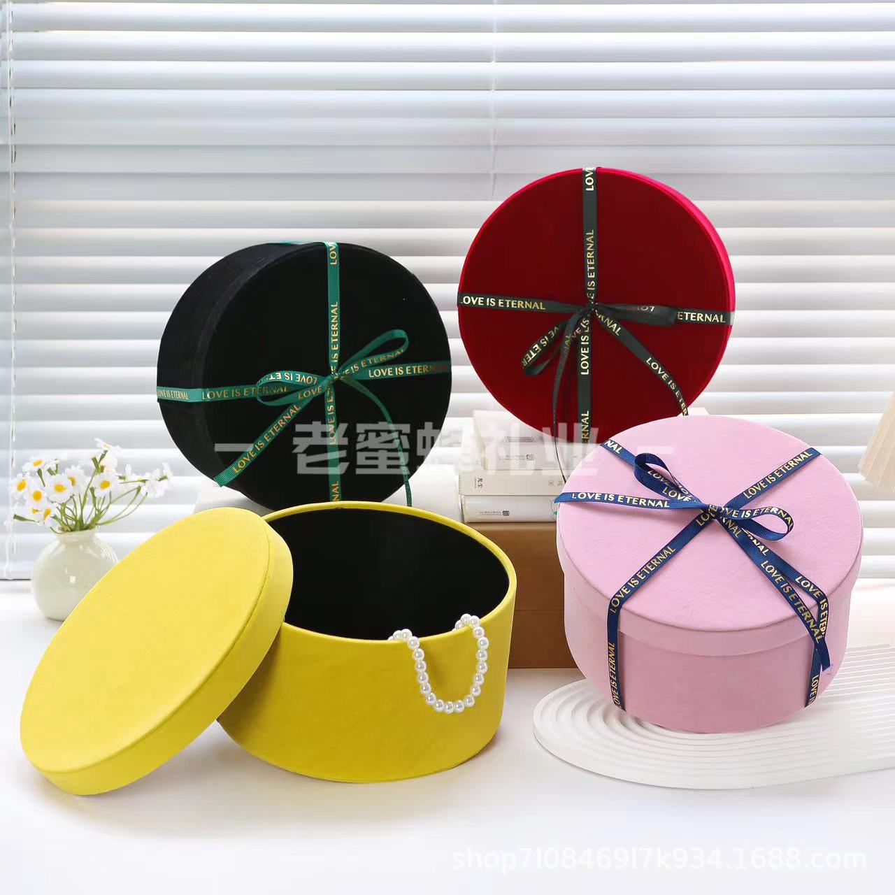 Wholesale Round Gift Box Long Wool Velvet Accompanying Gift Box Wedding Round Velvet Gift Box Accompanying Gift Packaging Gift Box