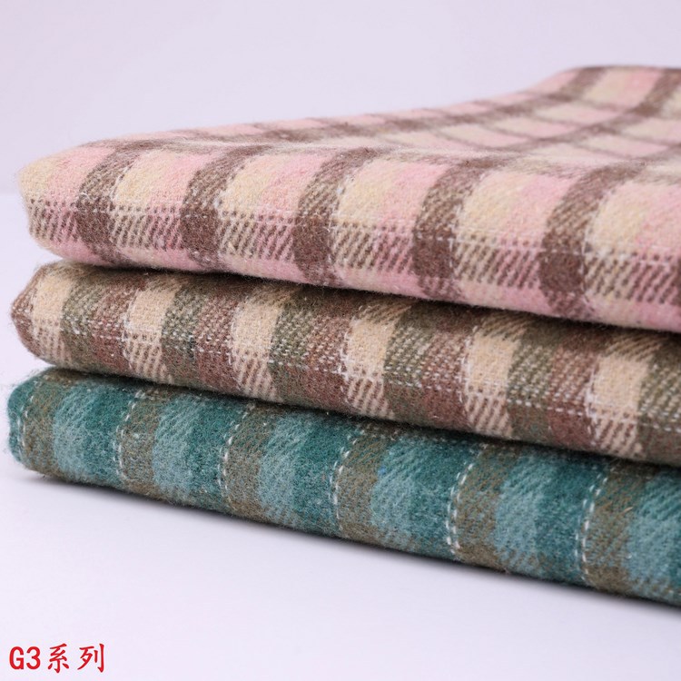 70 Cotton 30 Polyester Cotton Plaid Woolen Fabric Warm Insulation Skin Friendly Fashion Yarn-dyed Shirt Coat Gradient Plaid Fabric