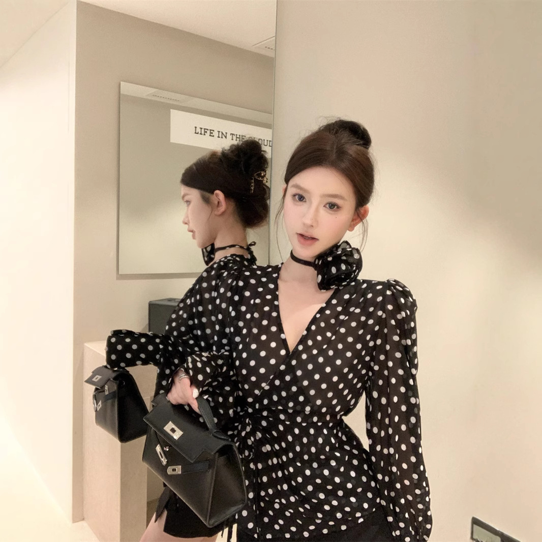 Pearl Chiffon Fabric Retro Polka Dot Strap Cross V-Neck Long-Sleeved Shirt Design Elegant T-Shirt Top for Women