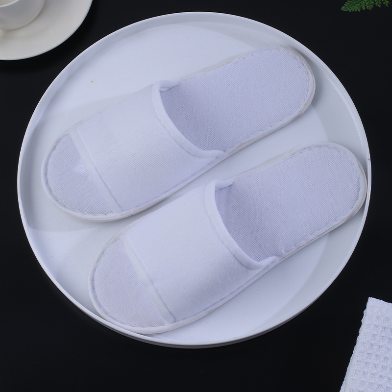 Picture of Disposable Slippers Hospitality Home Indoor Homestay Hotel Guesthouse Club Men's and Women's Coral Fleece Thickened Travel