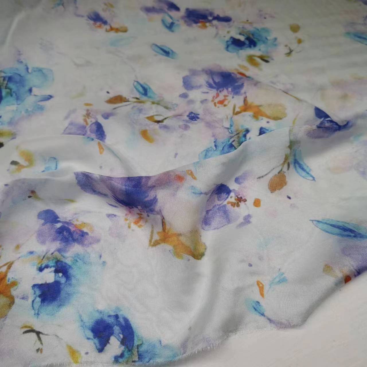 Pure Silk fresh print chiffon fabric 7mm wide summer fashion dress cheongsam Hanfu DIY fabric