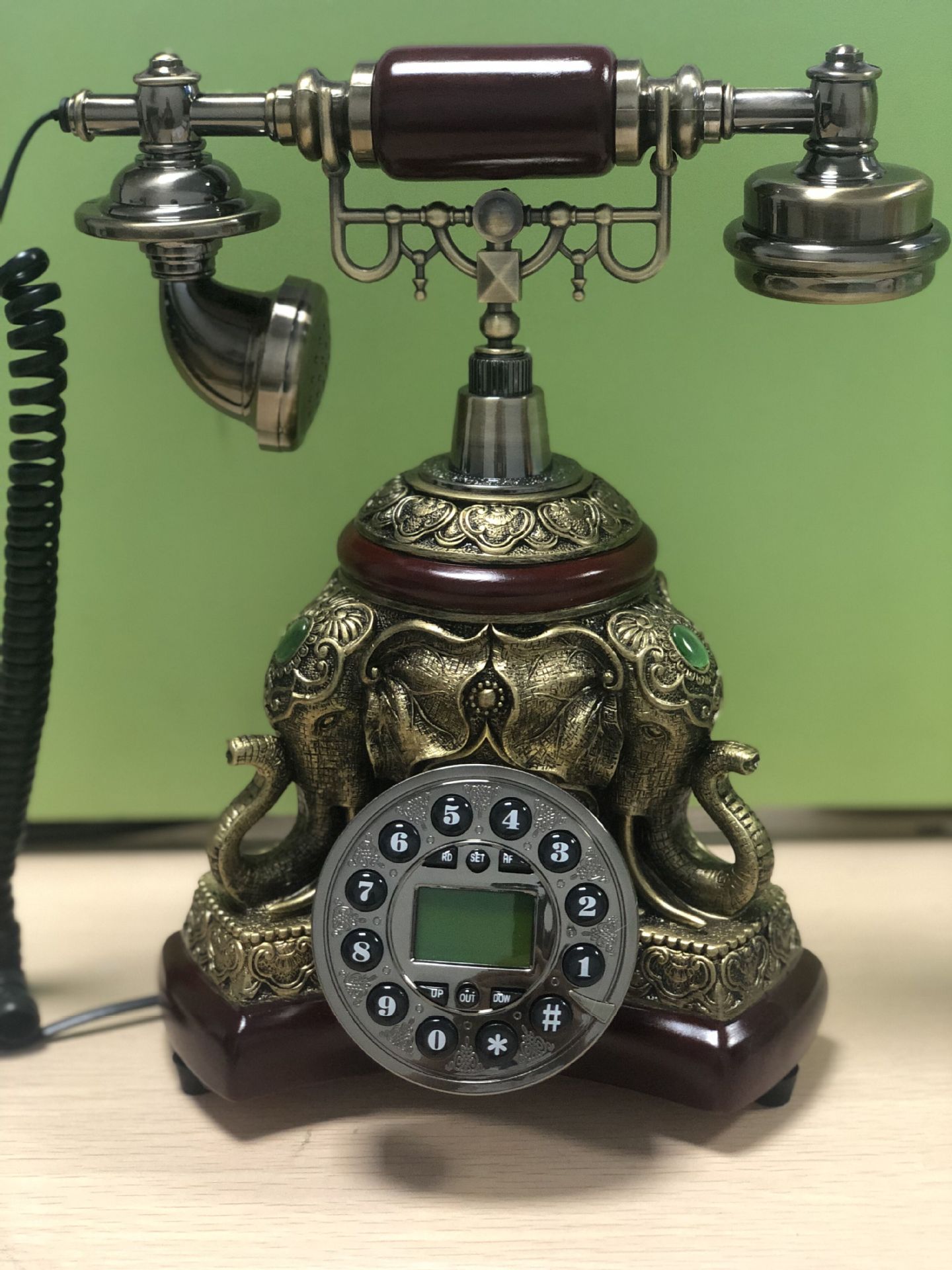 Retro telephone foreign trade cross-border telephone antique crafts decoration European telephone beauty voice