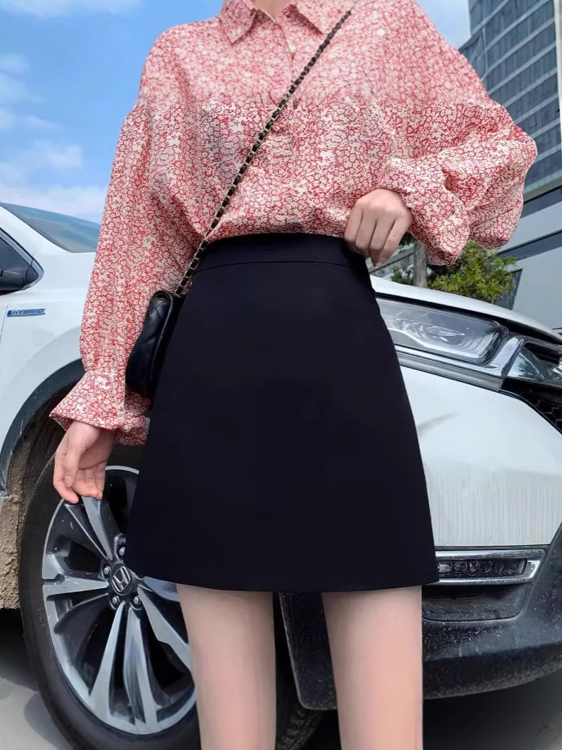 Woolen Black Skirt Women's Autumn and Winter 2024 New All-match Hip Skirt High Waist A- line Skirt chubby girl Hip Covering Skirt