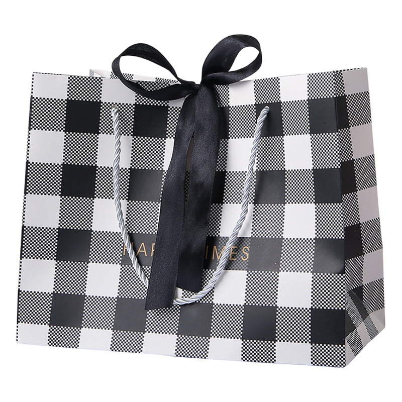 New black and white business gift bag simple packaging Bag tote bag for boys and girls gift bag with ribbon