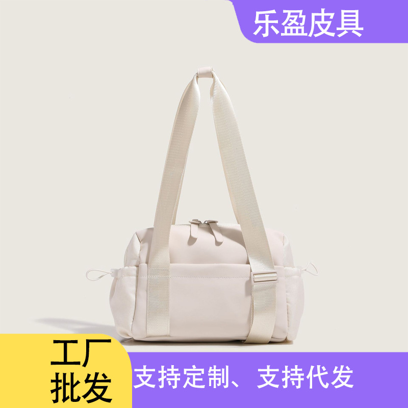 Picture of Cross-border New PU Large Capacity Bag Outdoor Shoulder Crossbody Bag Multifunctional Fitness Bag Fashionable Portable Sports Bag