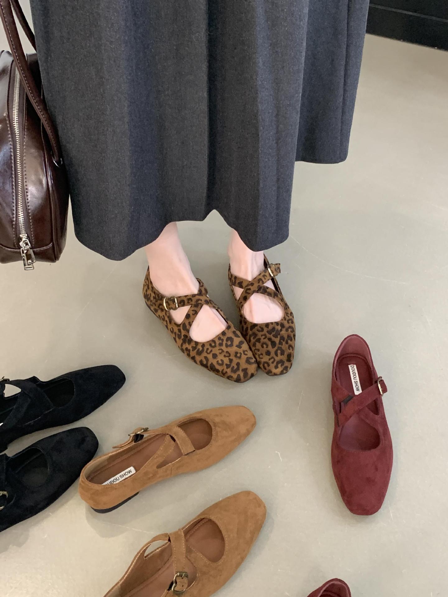 Autumn 2024 main push Korean fashion Joker temperament women's shoes autumn daily shoes A1706