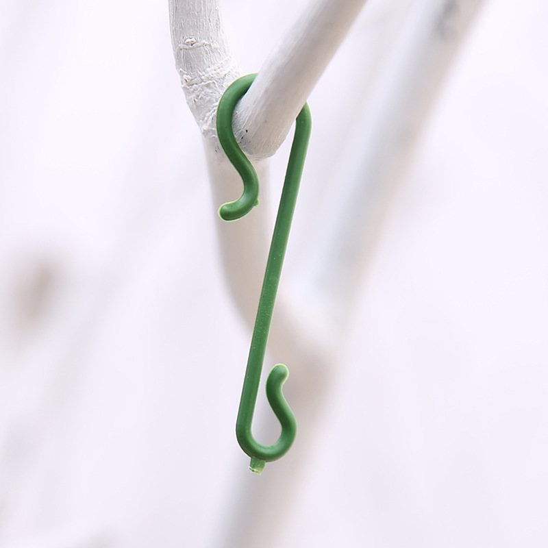 Picture of Christmas tree ornament hook holiday supplies auxiliary plastic accessories Christmas small pendant small hook