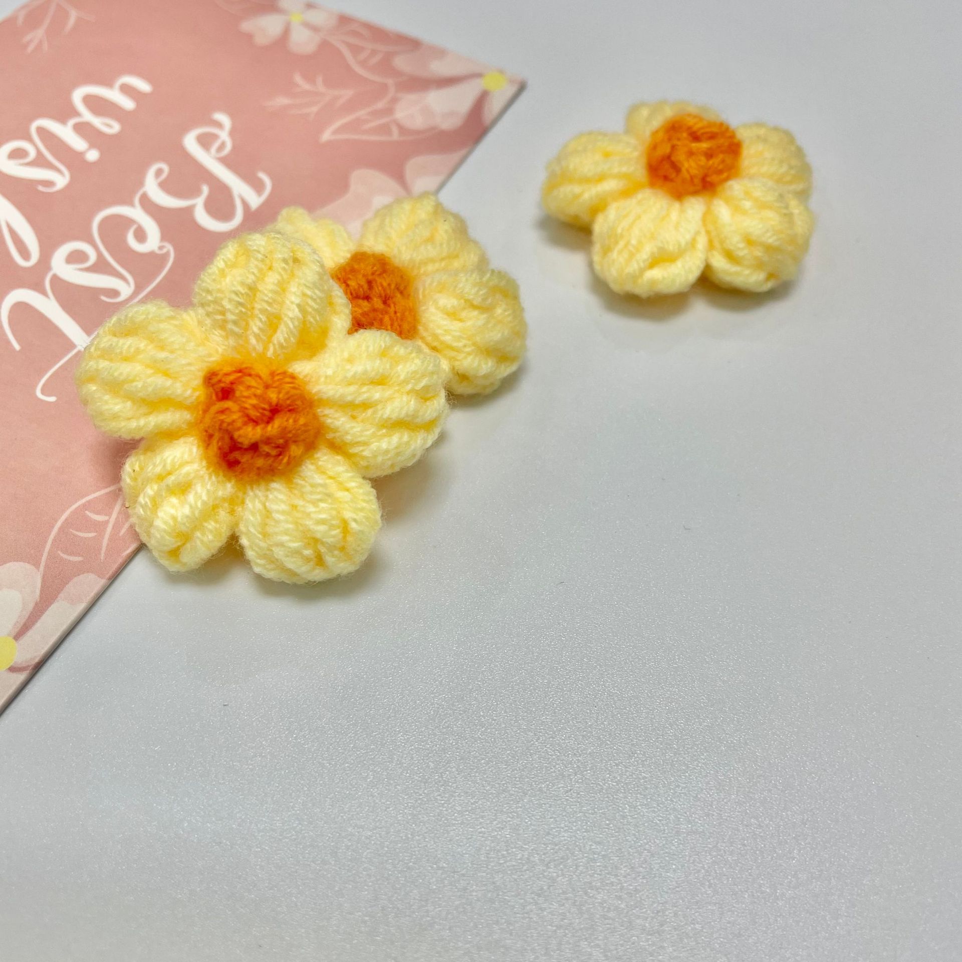 Picture of DIY Hand-Woven Wool Flowers Milk Cotton Crocheted Puff Flowers Ready-Made Clothing Accessories Accessories Manufacturer Wholesale