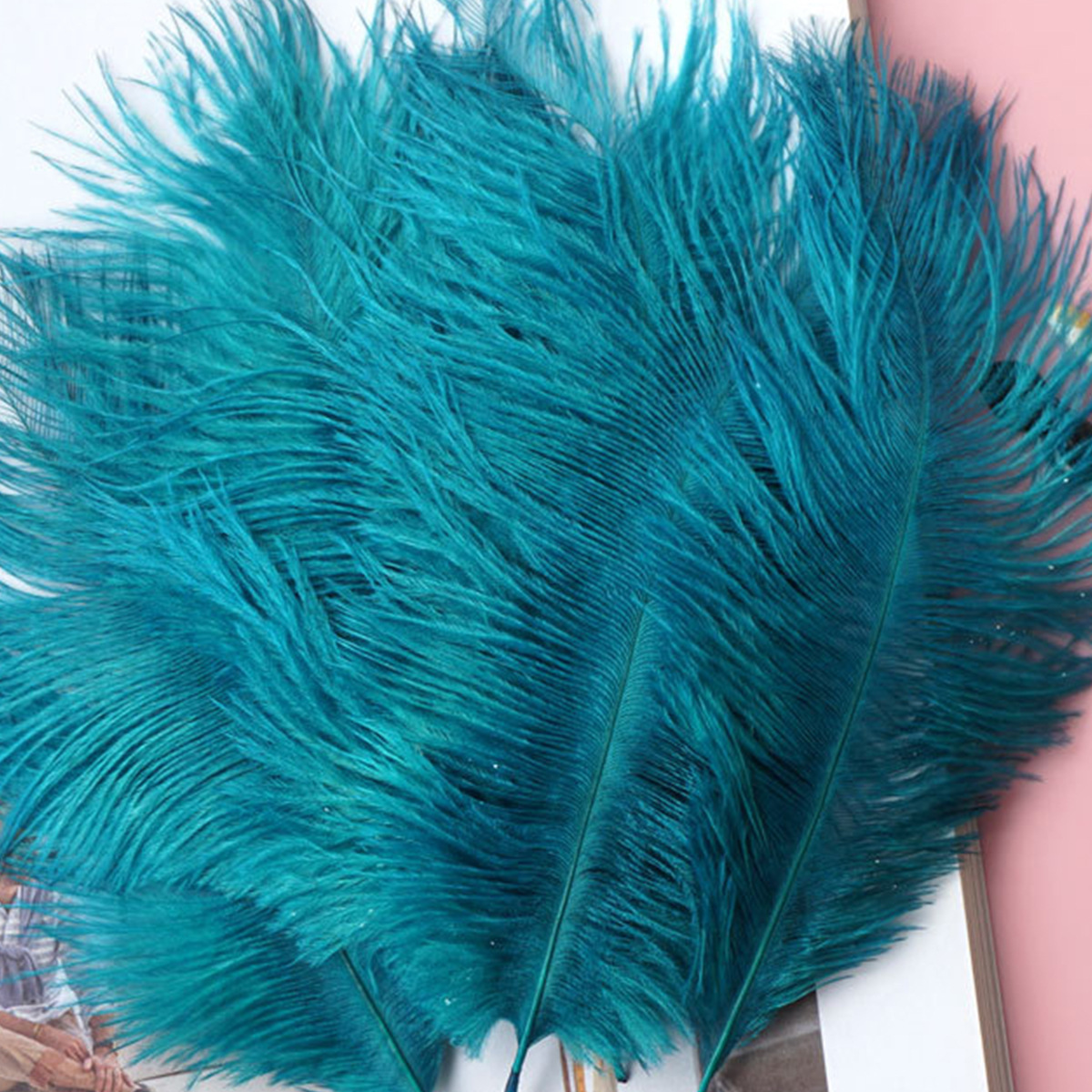 Picture of 20-25cm Ostrich Feathers Wholesale Manufacturer in Stock Wedding Decoration Feathers DIY Crafts Stage Costumes Ostrich Feathers