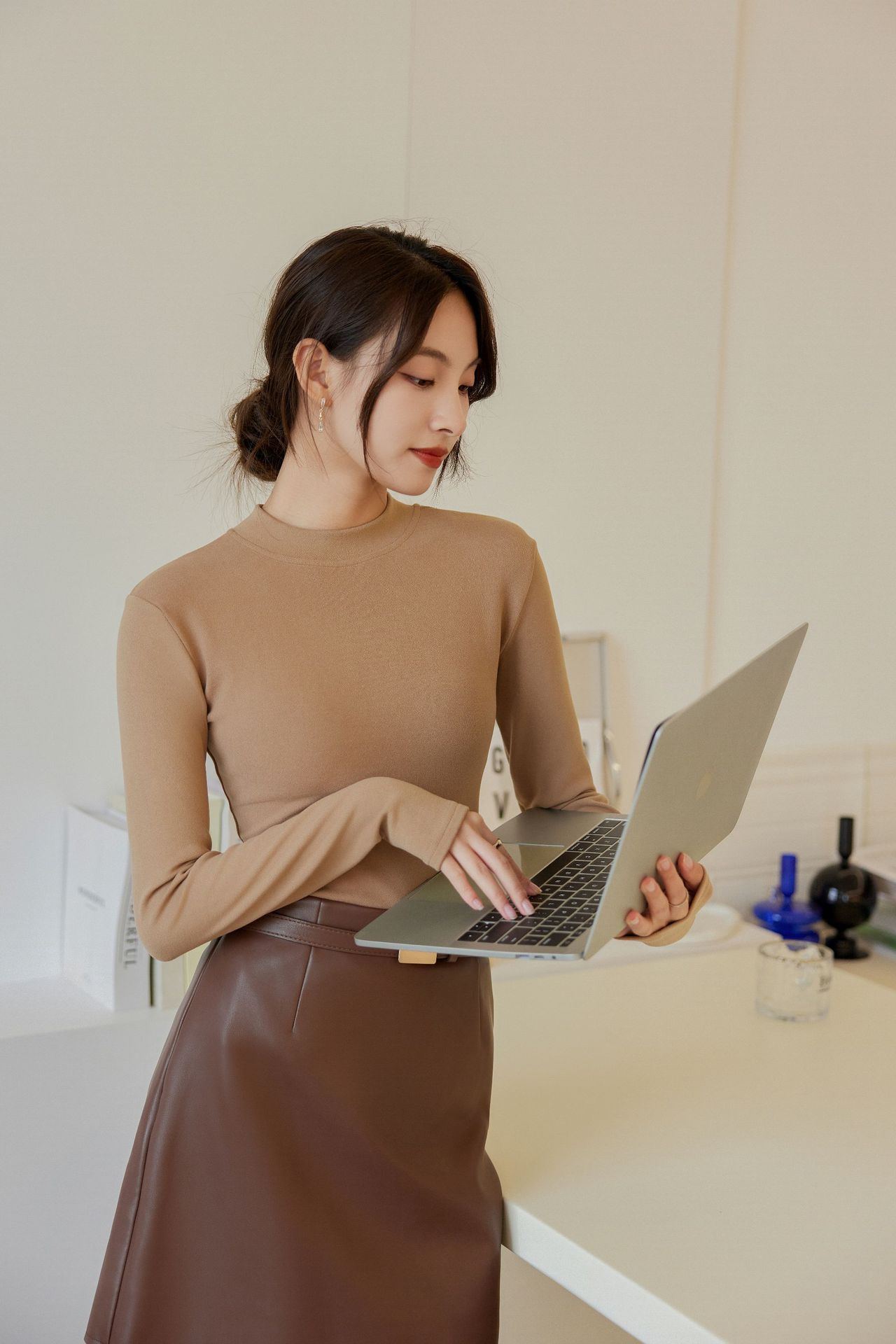 Picture of Half-high collar double-sided velvet autumn and winter bottoming shirt women's warm slim-fit inner long-sleeve top small stand collar autumn and winter women's clothing