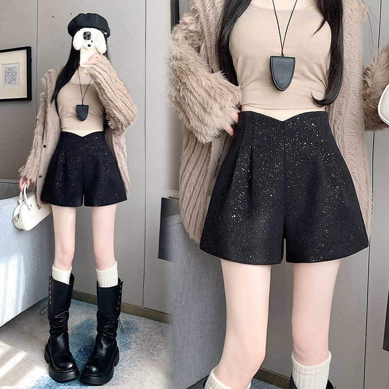 A- word Black Sequin Woolen Shorts Women's 2024 Winter New Design Sense V-shaped Waist Slimming Loose Wide-leg Hot Pants