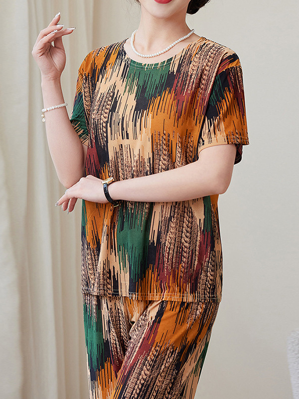 Picture of Explosions Grandma Ice Silk Thin Short-sleeved Capri Pants Two-piece Set Middle-aged and Elderly Mothers Summer Slimming Belly Covering suit