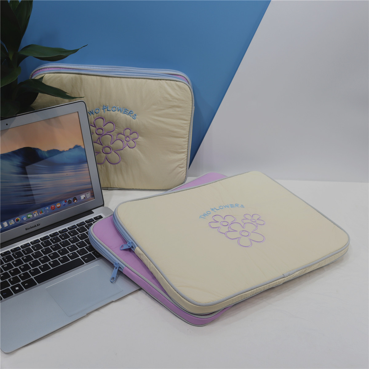 Picture of Space Cotton Embroidered Computer Bag 14inch Women's Inner Bag 16inch Bubble Wrap Cotton Polyester Soft Notebook Breathable and Shock-Resistant