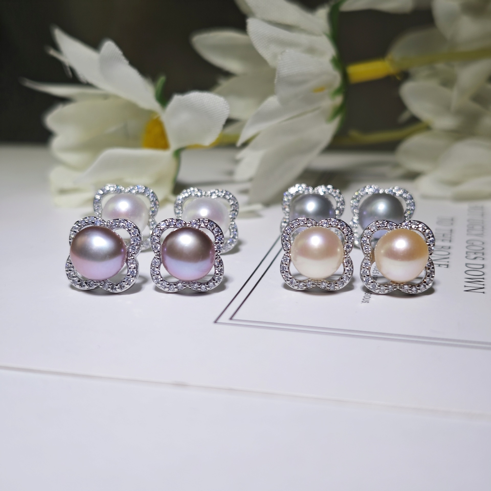 Picture of Cross-border classic four-leaf clover earrings 18K gold-coated copper gold-plated lucky grass S925 white fungus needle earrings for women