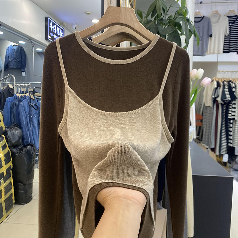 Color-Blocked Knit Camisole for Women, 2025 Autumn and Winter, Stylish and Age-Reducing Fashion Sweater with a Unique Design, Faux Two-Piece Base Top