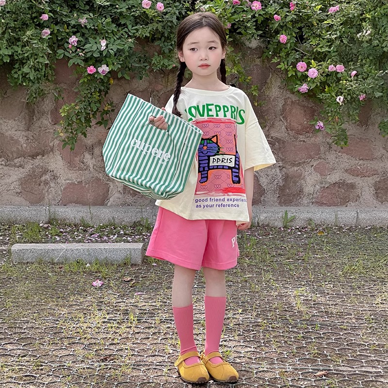 Picture of Girls Short-Sleeved Shorts Suit Summer 2025 New Kidsren's Korean Style Casual Summer Wear Girls Fashionable Summer Clothes