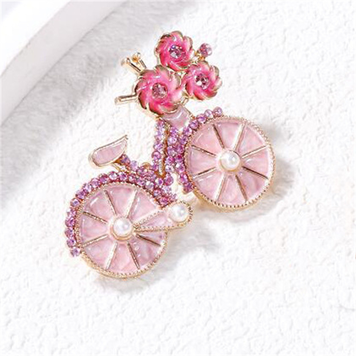 New Creative Bicycle Brooch, High-End, Sweet and Elegant Brooch, Women's Outwear, Outwear Accessories, Gifts Wholesale