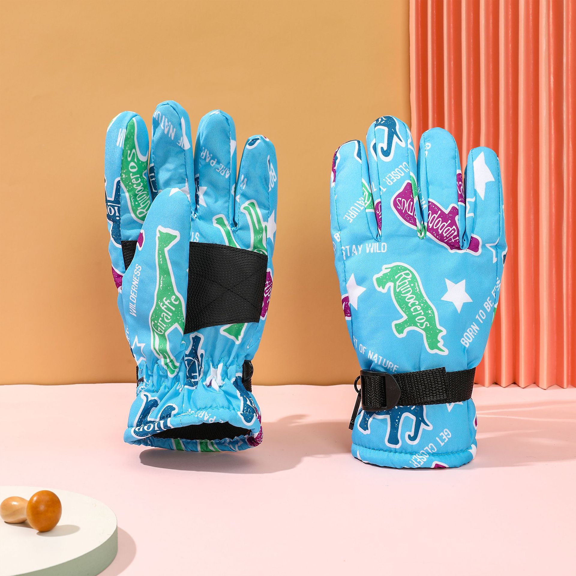 Picture of Ski gloves winter outdoor sports wholesale color children's gloves 9-15 years old warm gloves factory spot