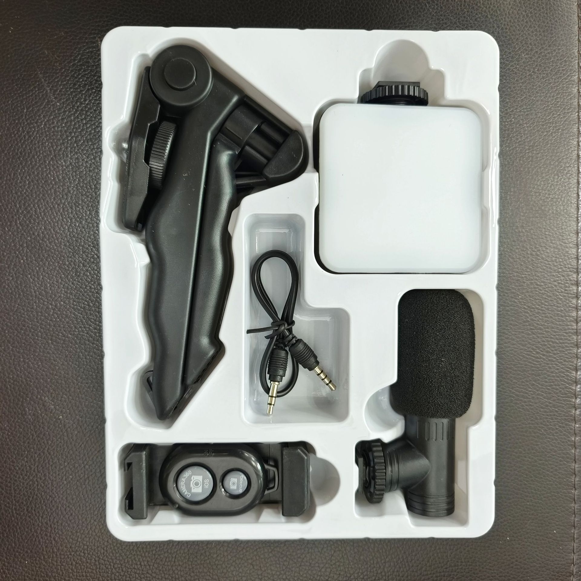 Picture of Cross-border desktop beauty leg pocket fill light with microphone suit SLR conference light handheld photography with microphone