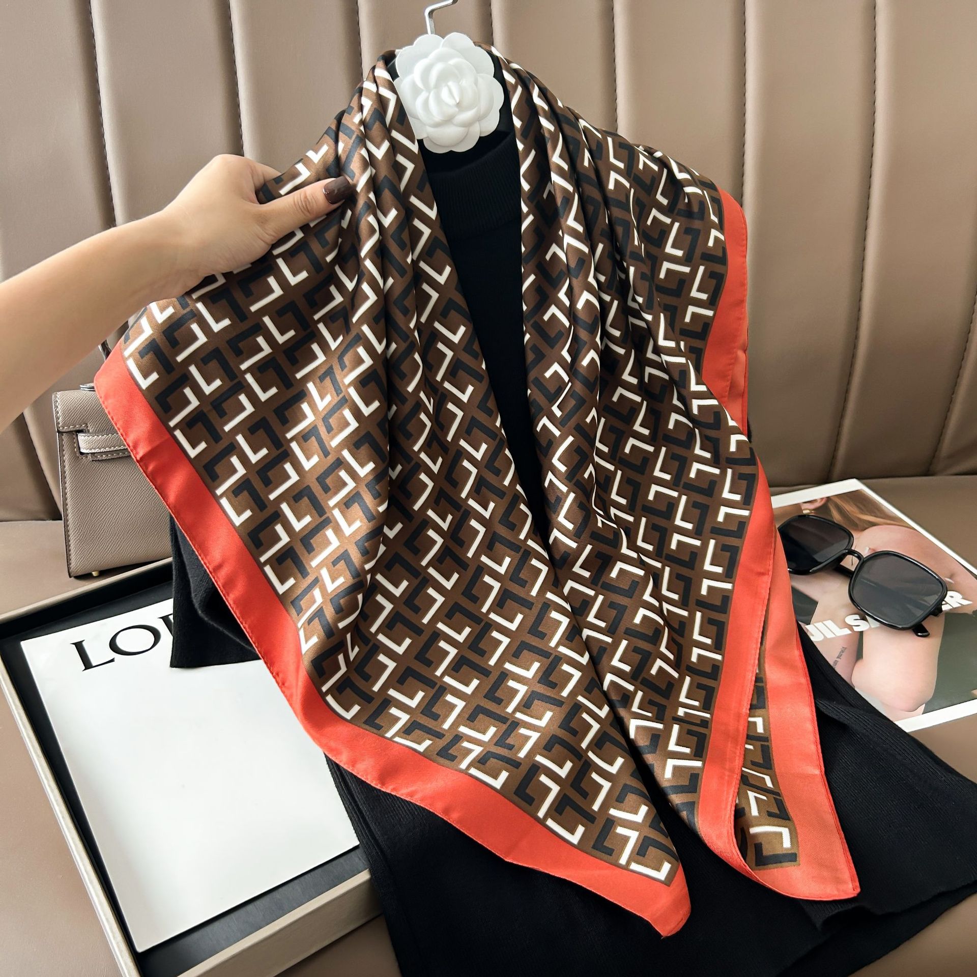 Picture of New 90cm Large Square Silk Elegant High-grade Decorative Shawl Women's Silk Scarf Fashion All-match Professional Scarf