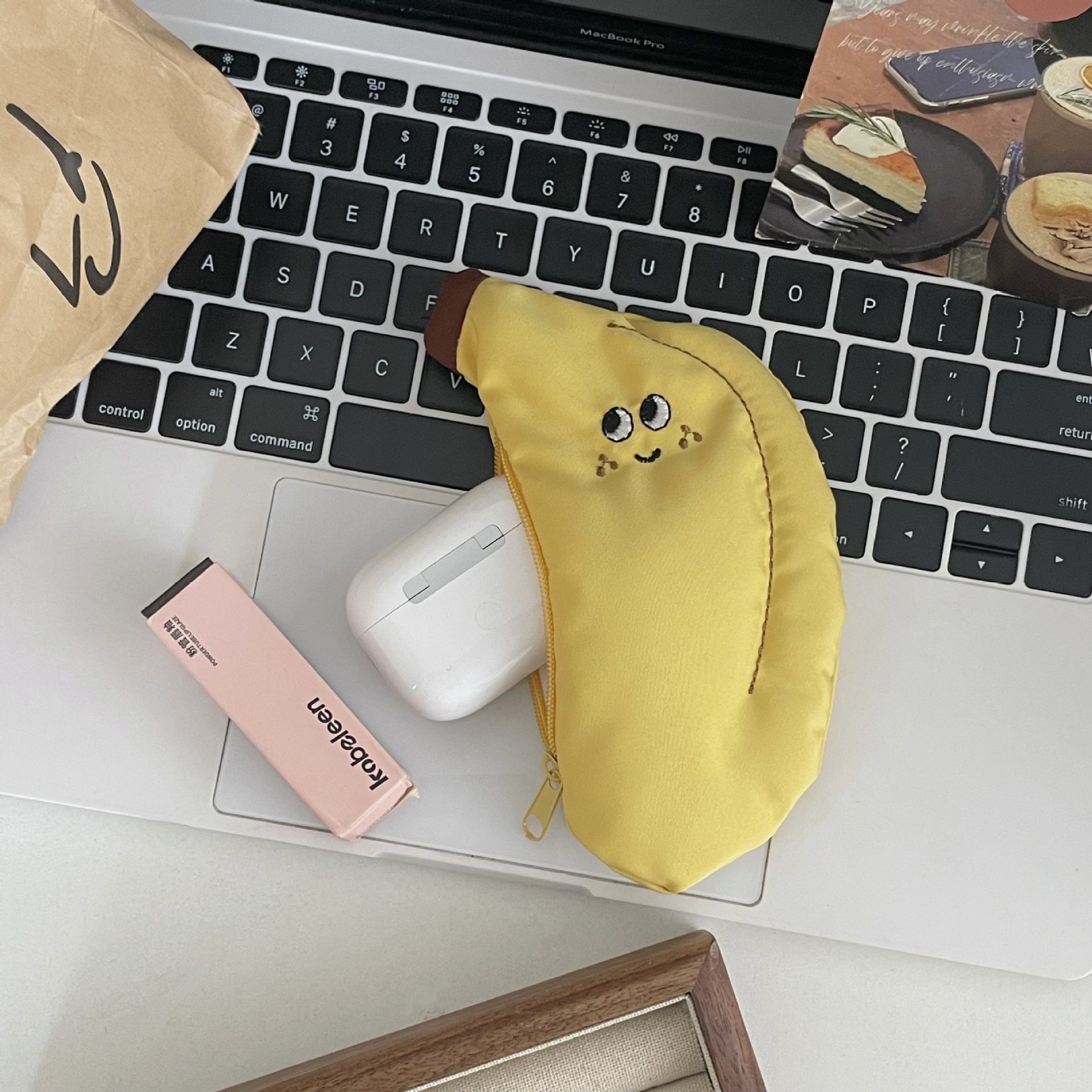 Picture of Cartoon Girl Heart Coin Purse Ins Cute Little Banana Mini Canvas Id Headphone Storage Student Bag Pendant