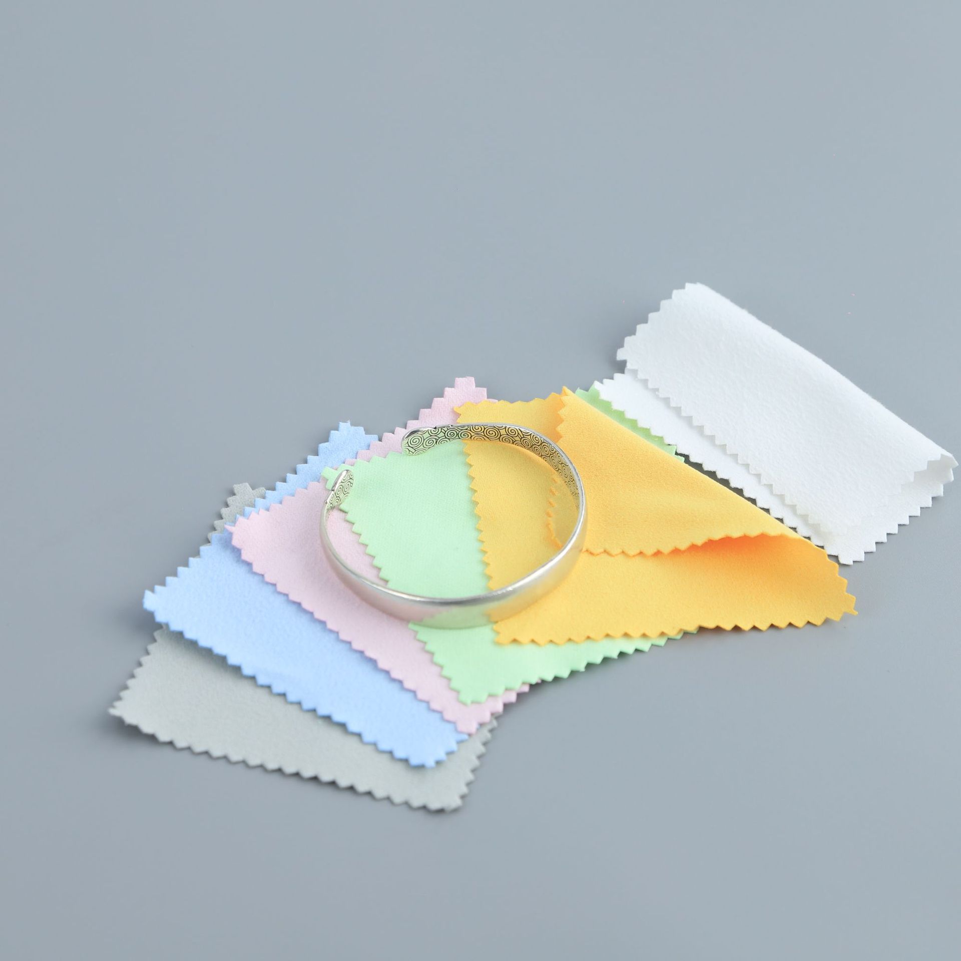 Wholesale Double-Layer Jewelry Polishing Cloth for Processing Jewelry, Oxidation Maintenance Supplies, 8*8cm Small Silver Polishing Cloth