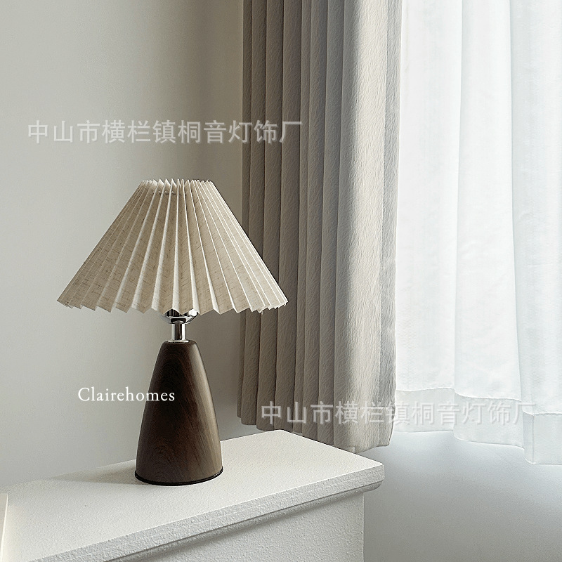 Desk Lamp Ins Style Pleated Lamp Retro Nordic Girl's Bedroom Simple Bedside Nursing Night Light Bedside Table