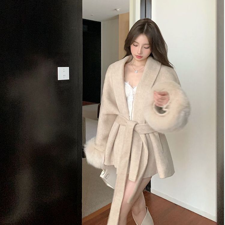 Elegant apricot long-sleeve wool jacket for women, elegant autumn/winter waist-cinching with fur patchwork wool cardigan