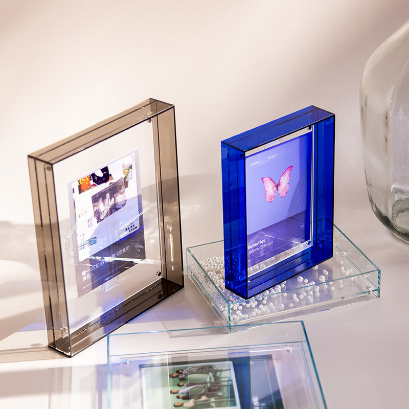 Colorful acrylic magnetic photo frame table can be diy wall frame transparent Klein Blue 7 inch photo frame wholesale