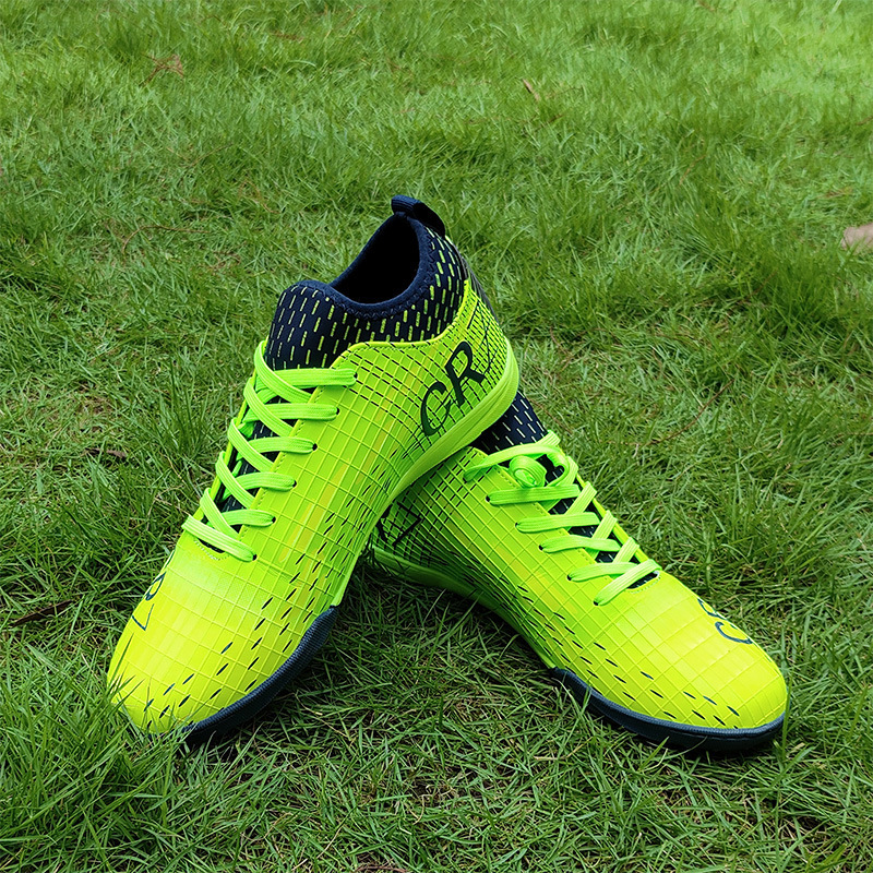 New low-top TF broken nails youth breathable professional football training shoes adult game wear-resistant sports men's sneakers