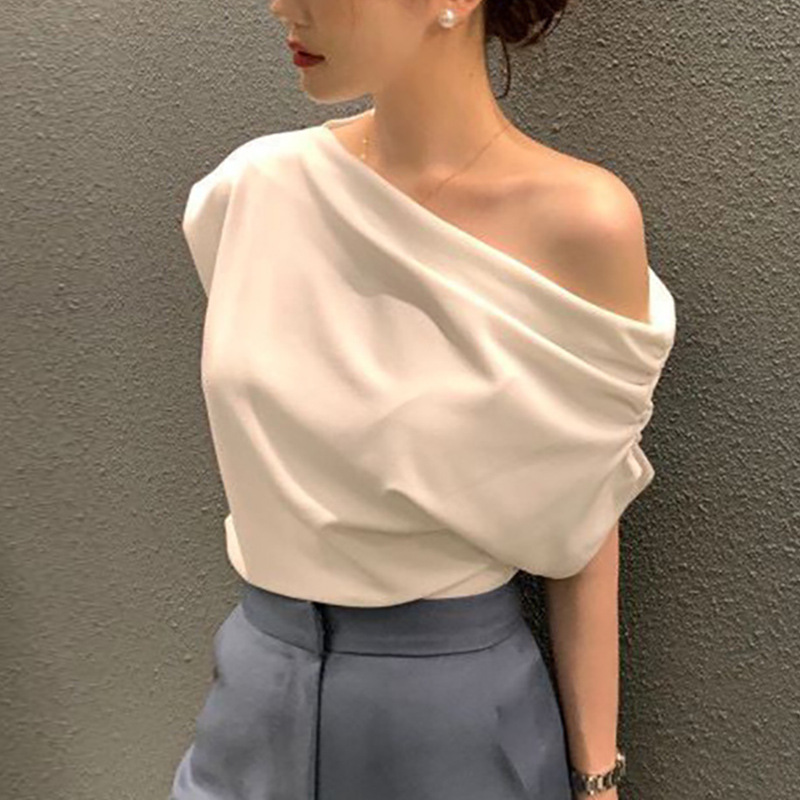Picture of South Korea Chic Top Summer New Niche Irregular Slant Shoulder Design Sense Loose Solid Color Pullover Short-sleeved T-shirt