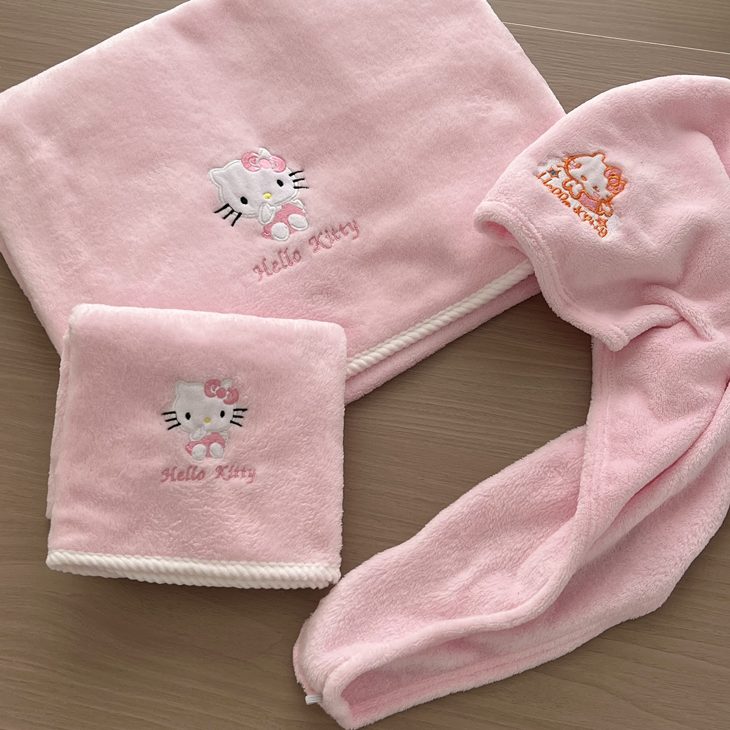 Pink Kt Cat Bath Towel Towel Two-piece Set Cute Cartoon Household Super Soft Coral Fleece Bath Towel Absorbent Quick-drying