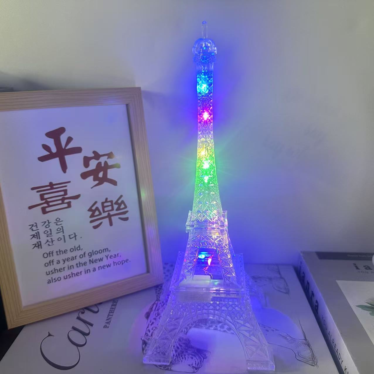 Picture of Canton Tower Souvenir Stall Luminous Oriental Pearl Tower Popular Creative Ornaments Tourism Hot Nightlight