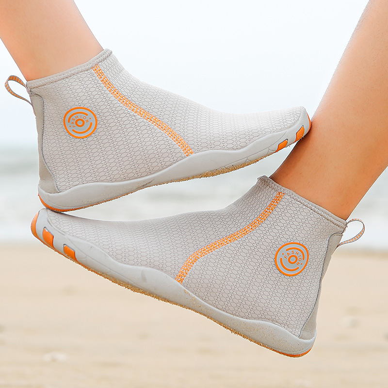 Picture of Amazon Cross-Border 2024 Spring and Summer New High-Top Outdoor River Tracing Shoes for Men Wading Beach Swimming Shoes for Women Wholesale