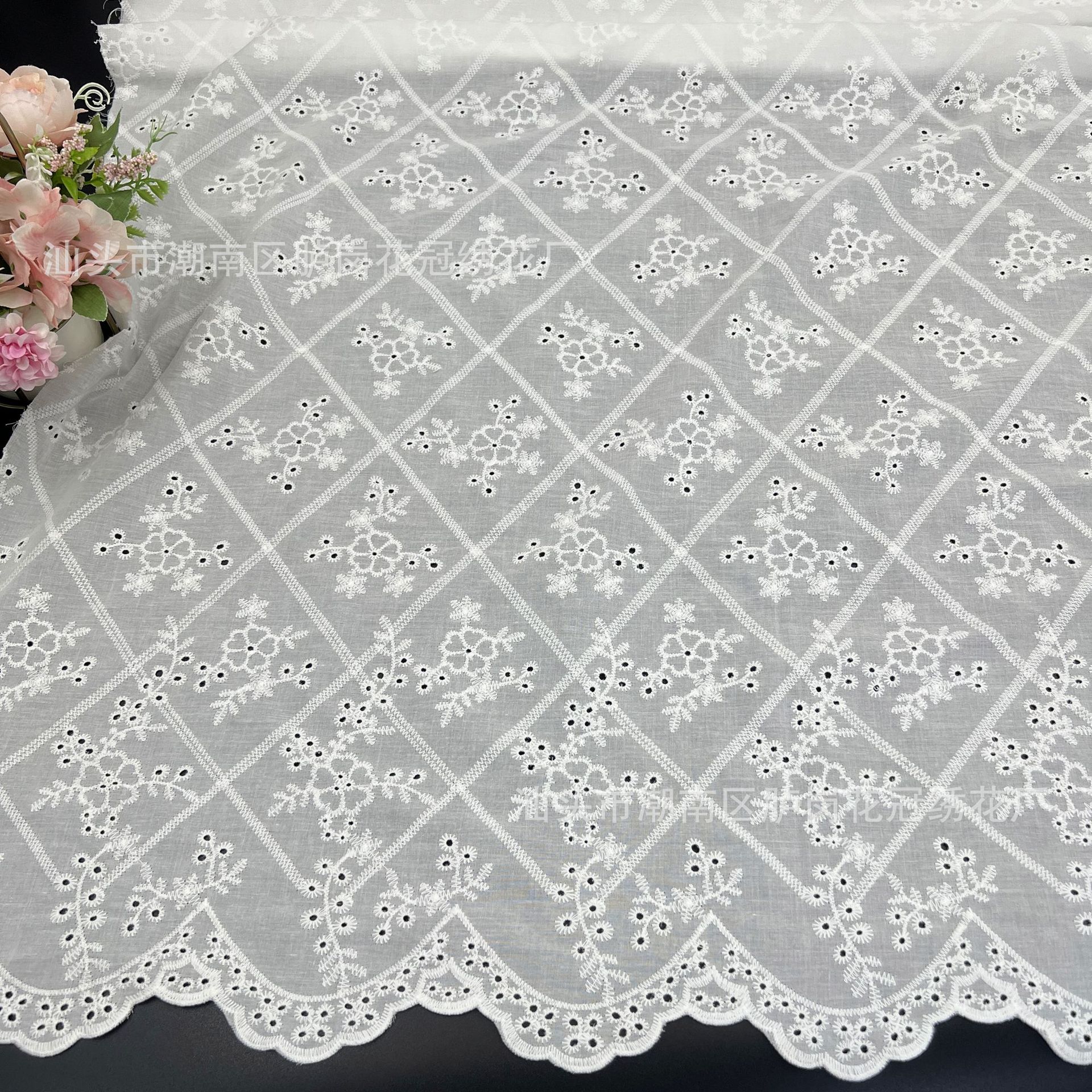 Wholesale Cotton Fabric with Hollow Lace Embroidery Fabric 9088 Cotton Perforated Embroidery Clothing Pure Cotton Lace Fabric