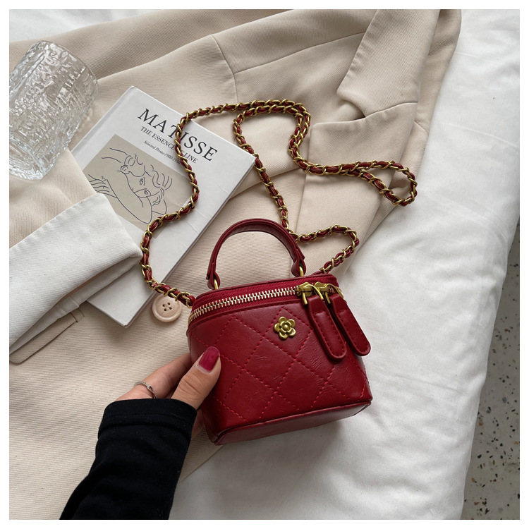 Picture of Niche Design Mini Handbag Women's 2023 New Trendy Diamond Plaid Chain Box Bag All-match Shoulder Crossbody Bag