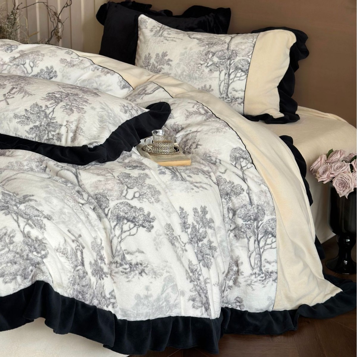 French Retro Winter Warm Milk Velvet Four-piece Set Thickened Niche Digital Printing Flannel Quilt Cover Bed Sheet