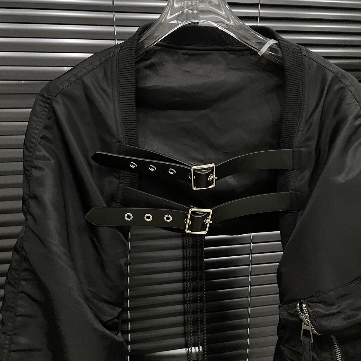 Picture of Autumn 2024 New Niche Design Black Women's Belt Flying Motorcycle Short Jacket