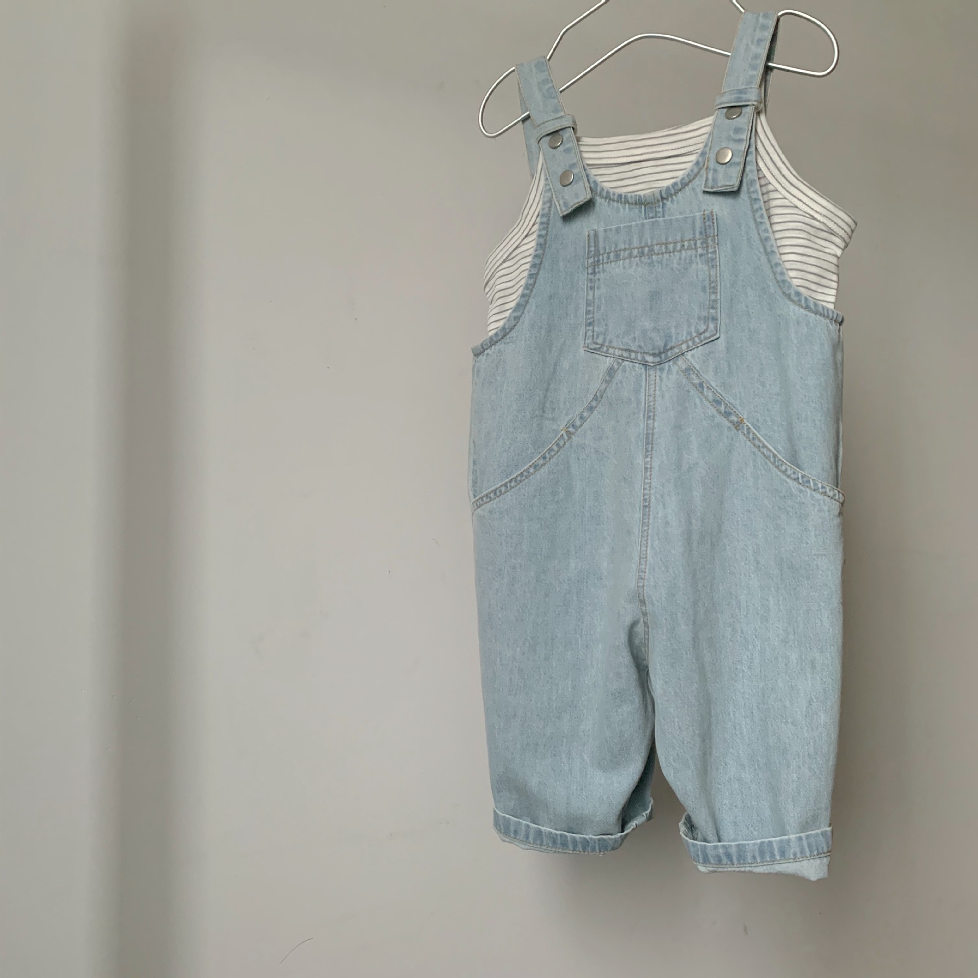 Picture of GL-kids Korean Style New Summer Children's Thin Denim Sling Suspender Pants Retro Loose Suspender Pants for Men and Women