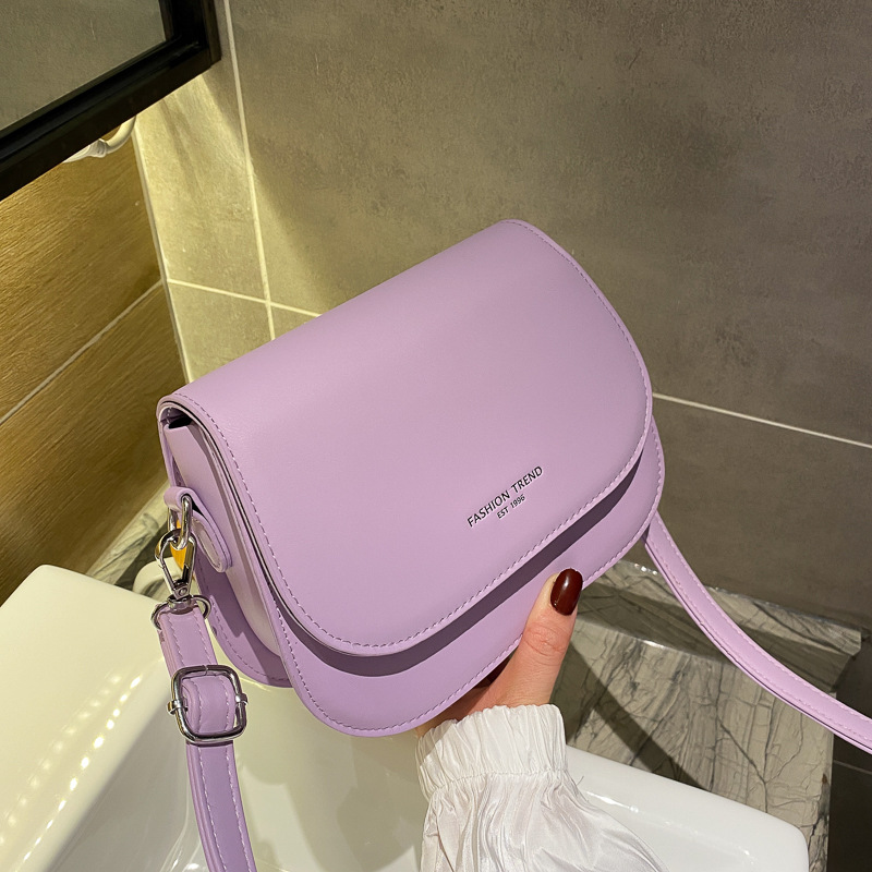 Picture of Fashionable and Simple Single Shoulder Small Bag for Women 2023 Spring New Trendyy Fashion Single Shoulder Crossbody Bag Simple Small Square Bag