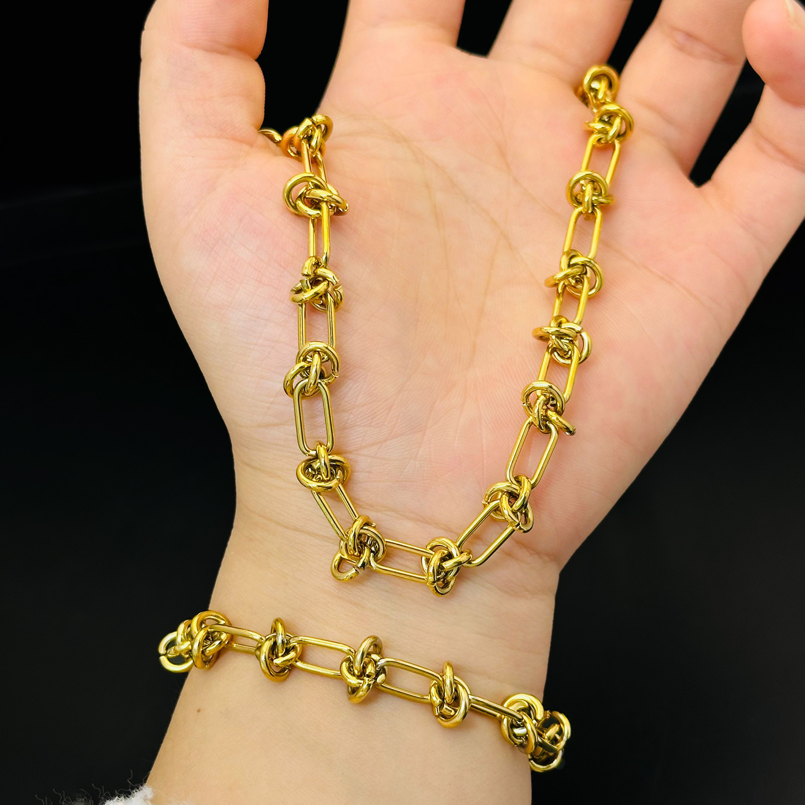 Cross-border wholesale European and American street style knotted simple naked chain necklace titanium steel exaggerated punk thorn chain clavicle chain