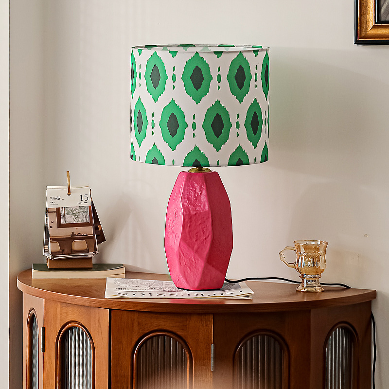 Pink Ceramic Memphis Table Lamp vintage Contrast Color Bedroom Study Bedside Lamp Retro Atmosphere Lamp Casagd