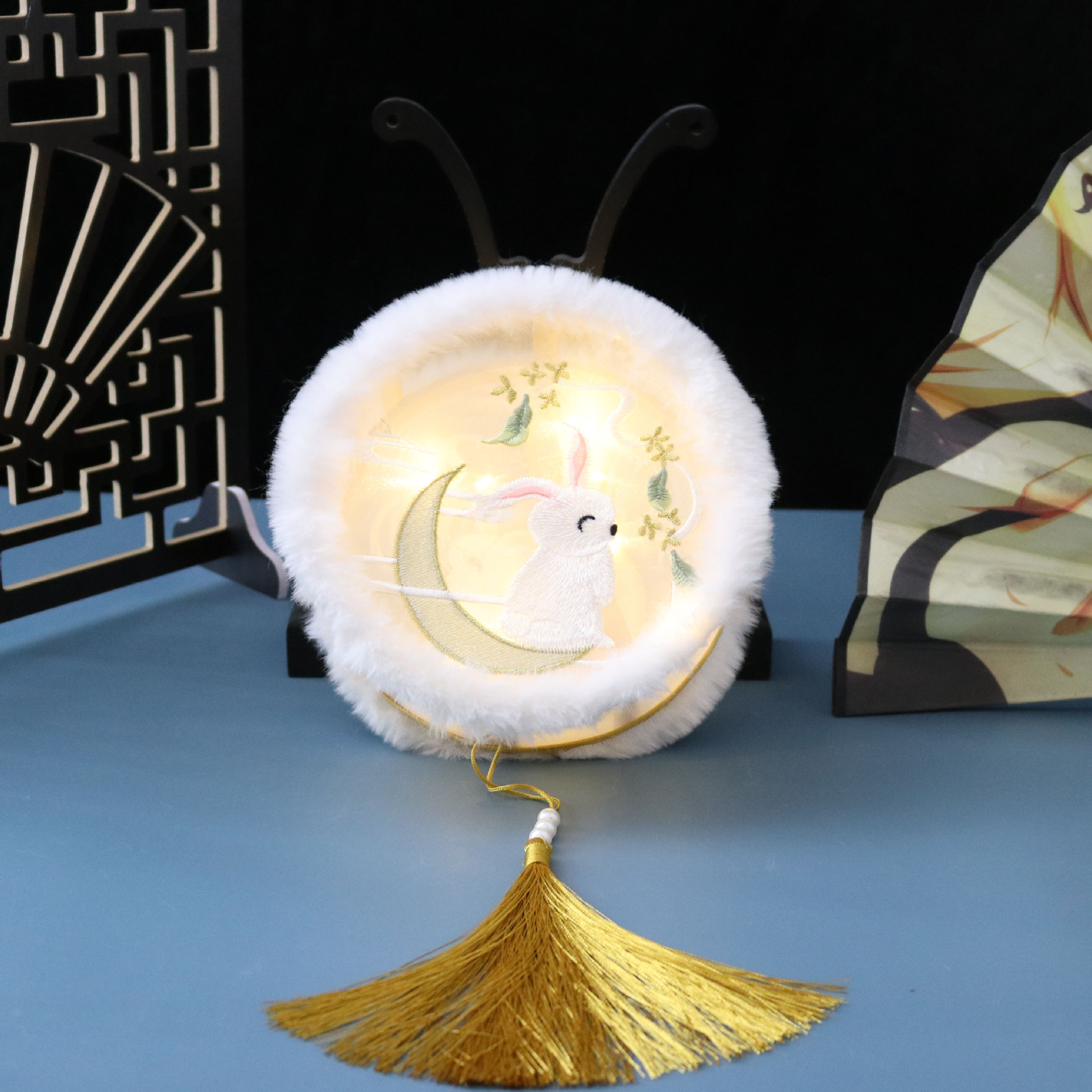 Picture of New Hanfu mid-autumn festival lantern diy handmade flowers and plants Lantern finished led Luminous lantern ancient style portable palace lantern