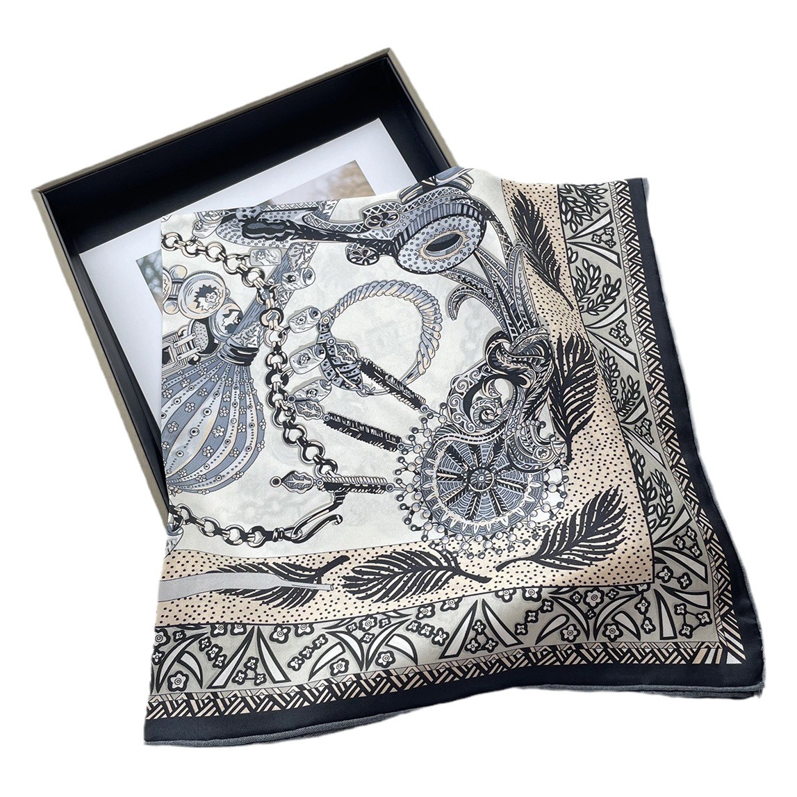 Temperament Riding Decorative Printed Silk Scarf Heavy Twill 100 Mulberry Silk Scarf Women's Fashion 70 Small Square Scarf