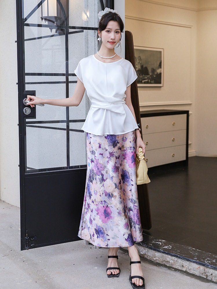 Picture of Iris Retro High-Waist Oil Painting Printed A-Line Skirt Holiday Style Long Skirt Acetic Acid Versatile Slimming Look Spring and Summer Skirt