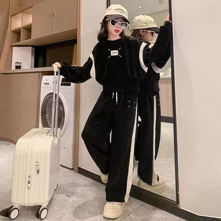 Picture of Girls' suit spring and autumn fashionable western style popular street online casual waist-tight short children's sweater wide-leg pants two-piece suit
