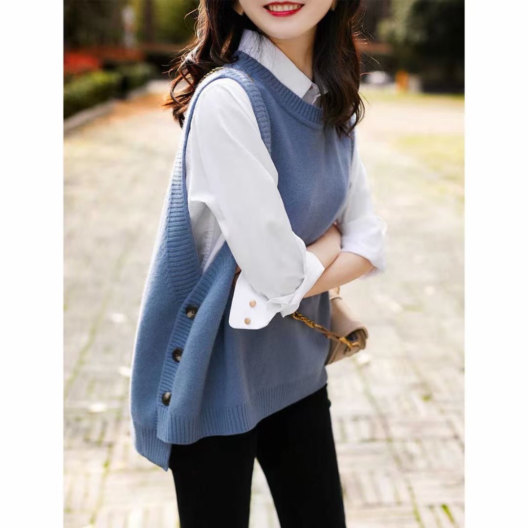 2023 Spring and Autumn New haze blue knitted vest elegant age-reducing coat round neck artistic vest women's casual