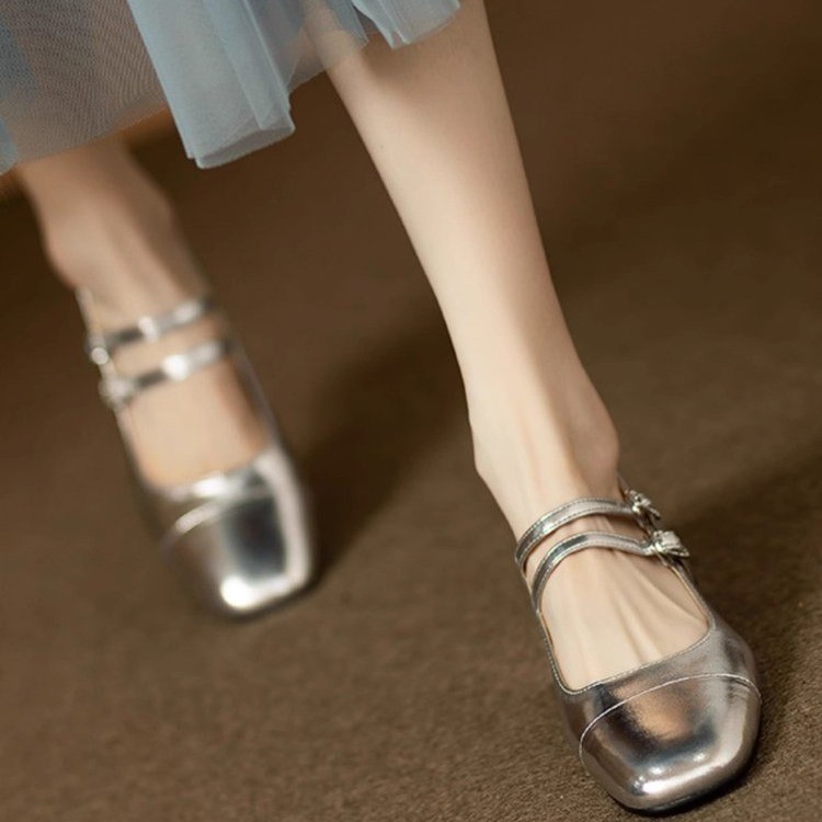 Beautiful French Style All-match silver Mary Jane Shoes Women's 2024 Thick Heel Leather Shoes Single-layer Shallow Mouth Middle Heel Shoes with Buckle