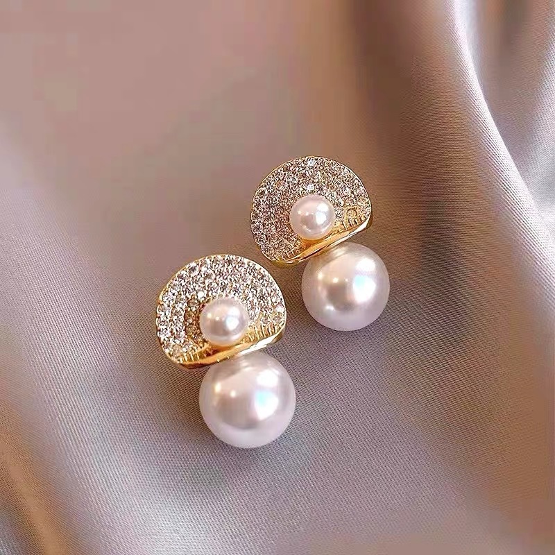 French light luxury pearl earrings women's new high-end fashion earrings temperament simple net popular earrings wholesale