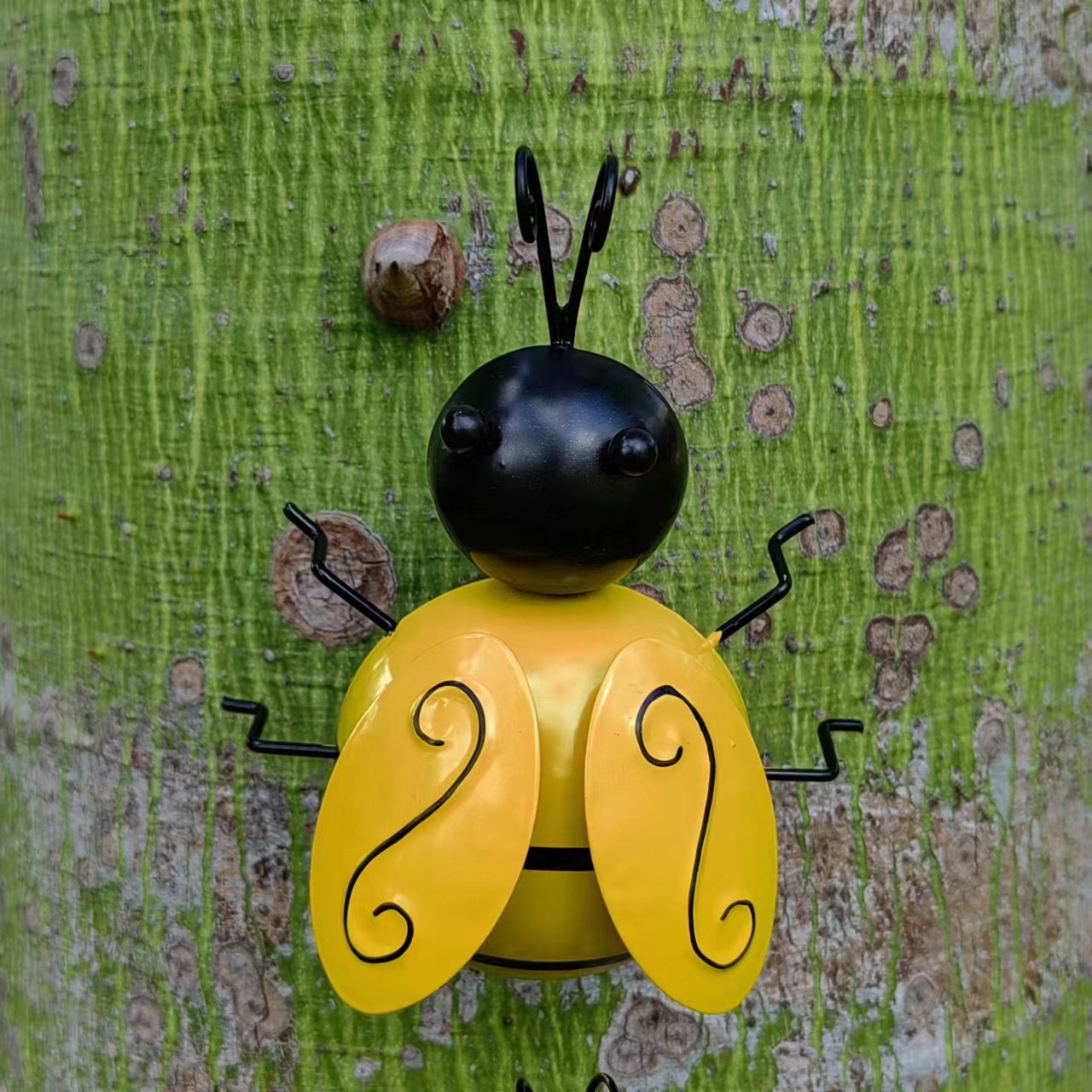 Picture of Cross-border American Country Decorations Iron Bee Metal Insect Simulation Crafts Wall Garden Art Wall Hanging